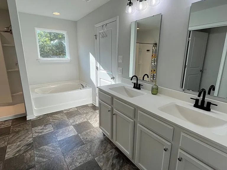 751 Stradleigh Ct — Photo 22