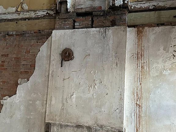 5th image of 2137 Colerain Ave