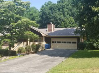985 Ridgedale Dr, Lawrenceville, GA 30043