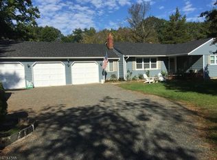 115 Old Stonehouse Dr, Bedminster, NJ 07921