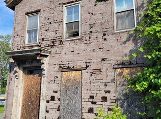 12 Garden St, Amsterdam, NY 12010