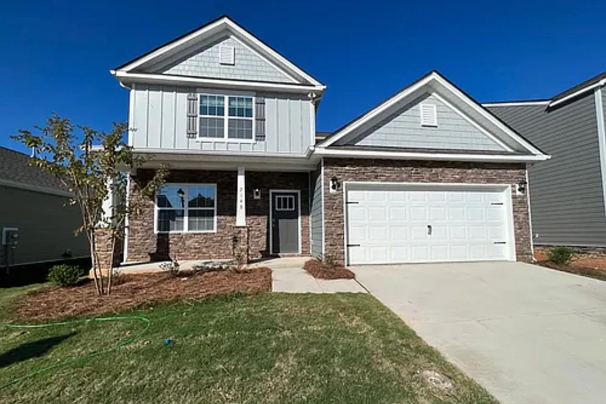 4 bed, 2546 sqft, $2,295 — Photo 2