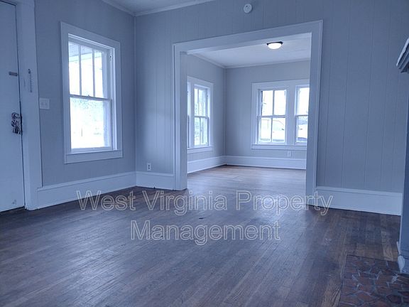 2nd image of 1000 S Kanawha St #1000