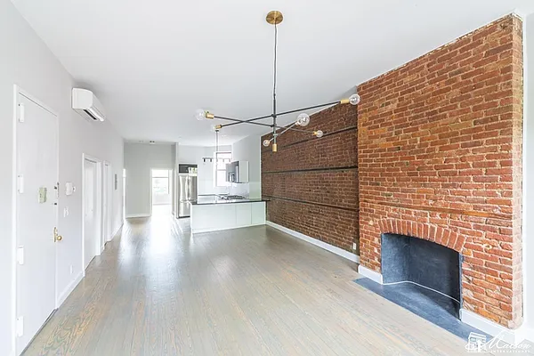 Rented by Maison International | media 2