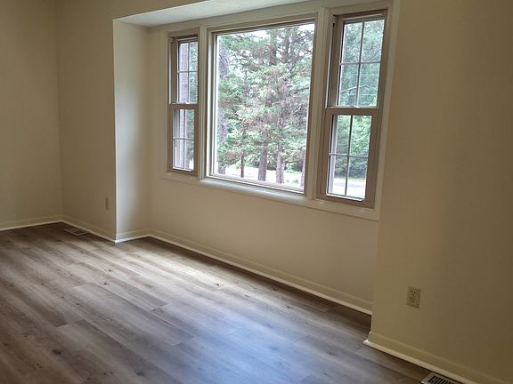 Living Room Beautiful Energy Efficient Windows. Nice Natural Light.