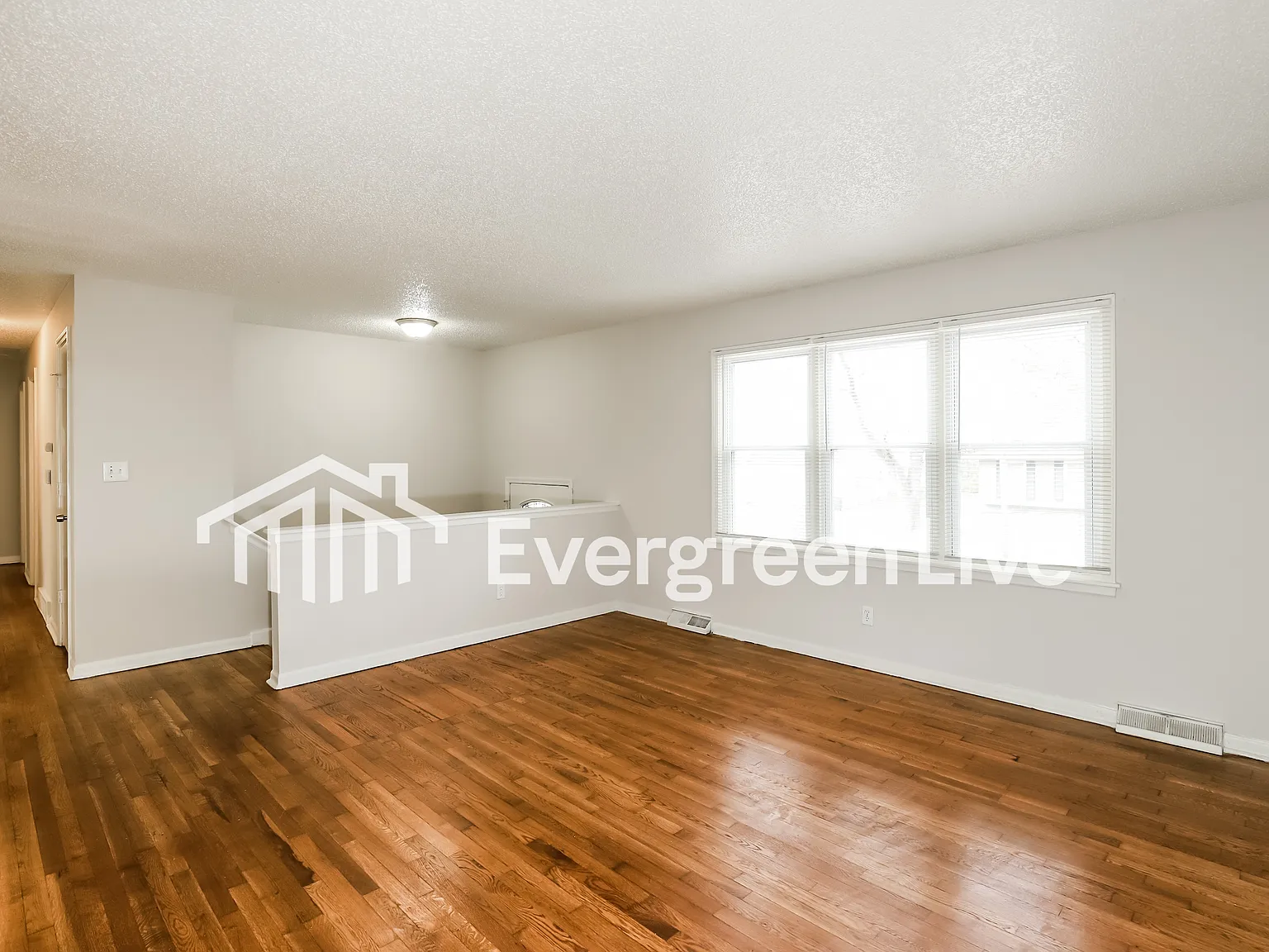 4 bed, 3.0 bath, 1260 sqft, $1,695 — Photo 3