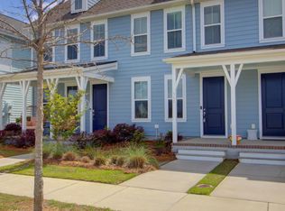 585 Blueway Ave, Summerville, SC 29486