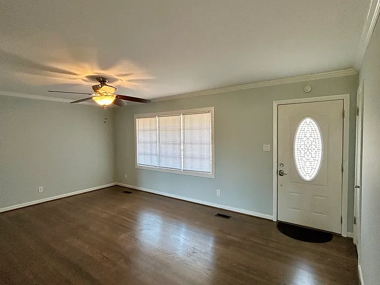 5305 Tabor Ct — Photo 3