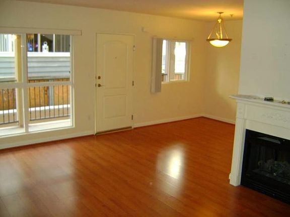 2nd image of 843 N Hayworth Ave APT 202