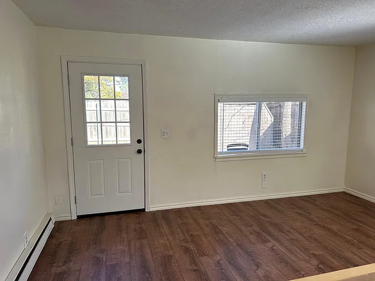 412A N Baumann Ave — Photo 2