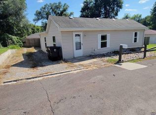 3137 NW 66th St, Topeka, KS 66618