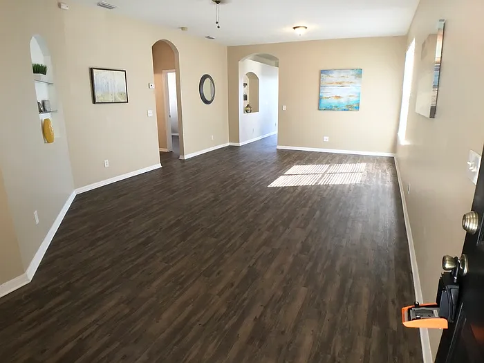 3 bed, 2.0 bath, 1592 sqft, $2,100 — Photo 2