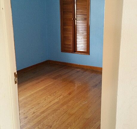 4th image of 33 N Linden Ave