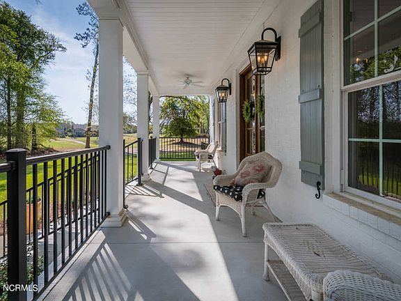 4th image of 319 Woodspring Ln