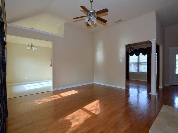 4th image of 649 Johnson Dr
