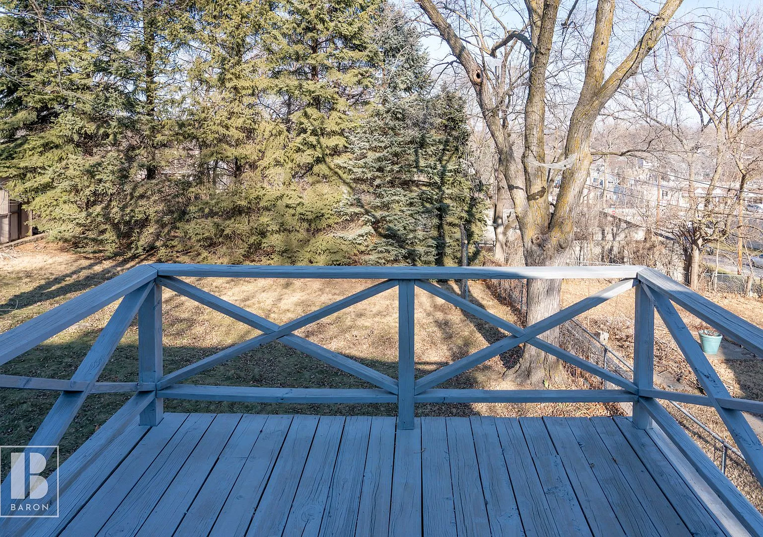 Newly remodeled 4-bedroom house & fully fenced yard! — Photo 3