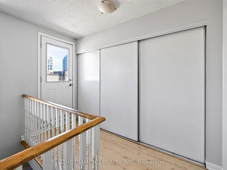 16 Laidlaw St #912 — Photo 21