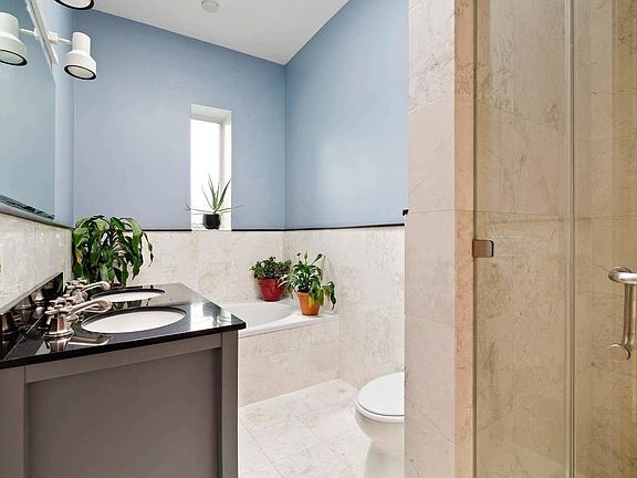 5th image of 376 15th St APT 5C
