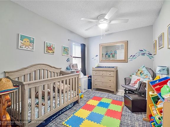 3rd image of 48 Tara Lakes Dr E