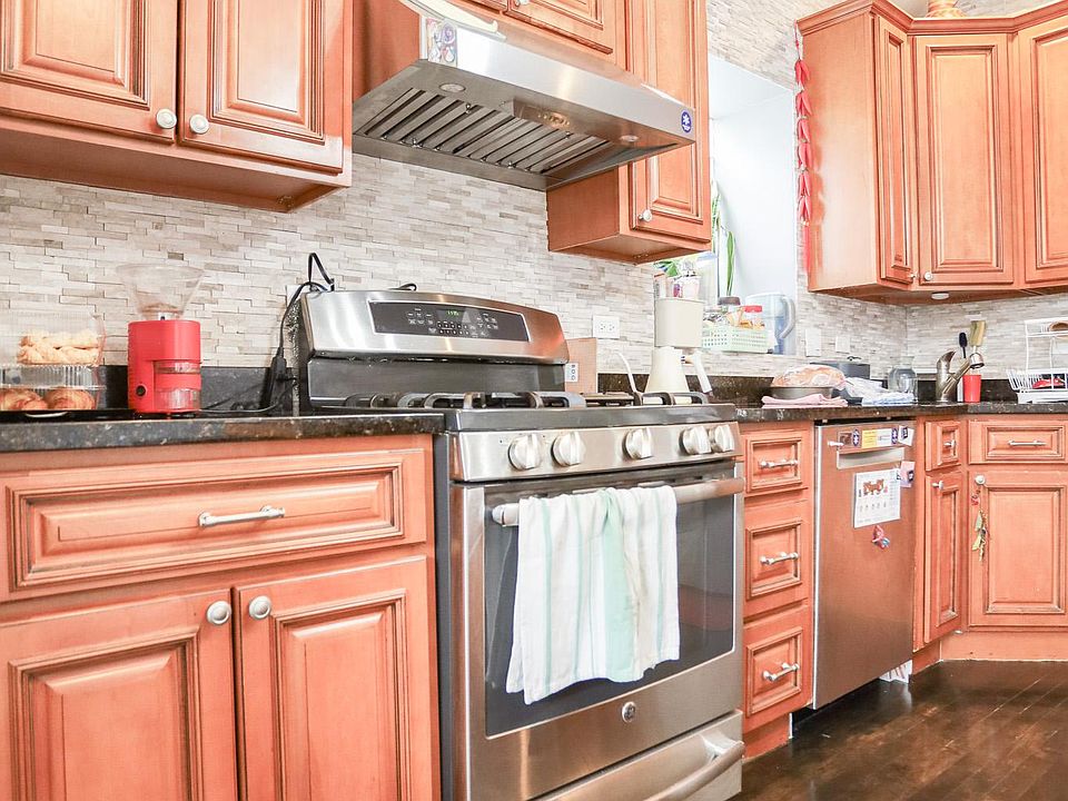 1st image of 2259 W Leland Ave #1