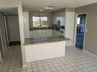 9527 Cholla Rd, Apple Valley, CA 92308