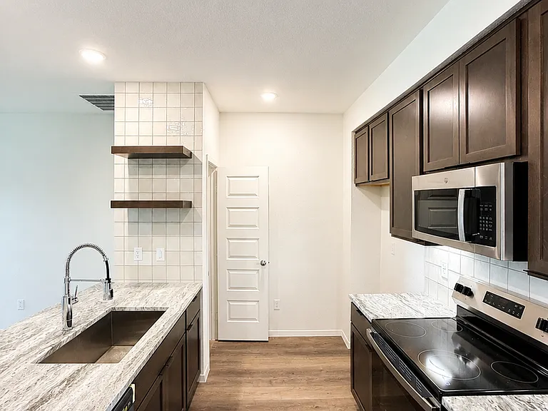 1615 Crooked River Ct — Photo 3