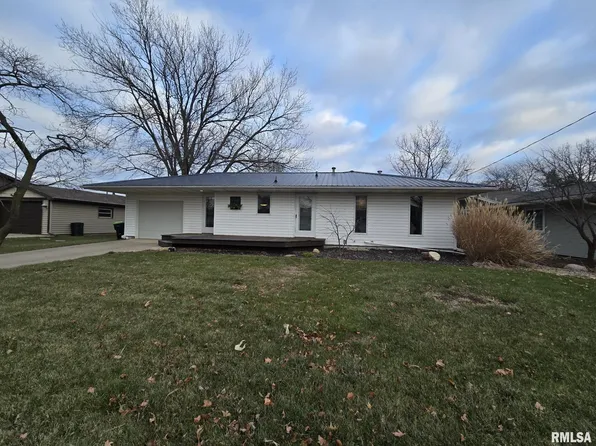 910 N Church St, Roanoke, IL 61561