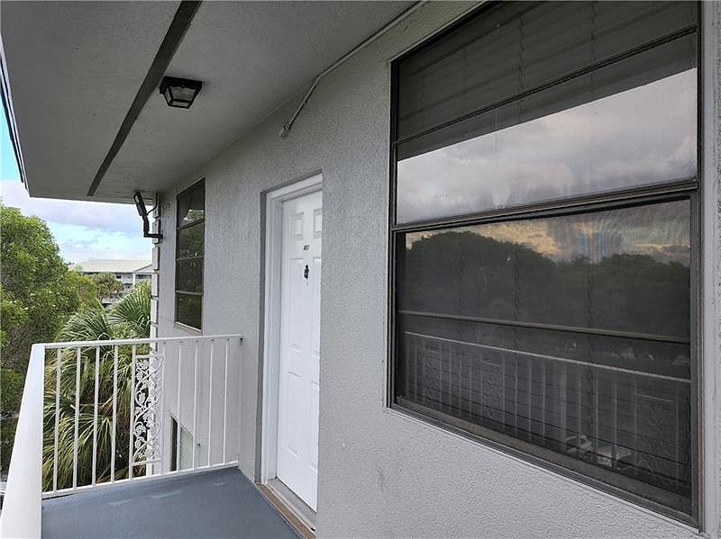 1st image of 1514 Whitehall Dr APT 401