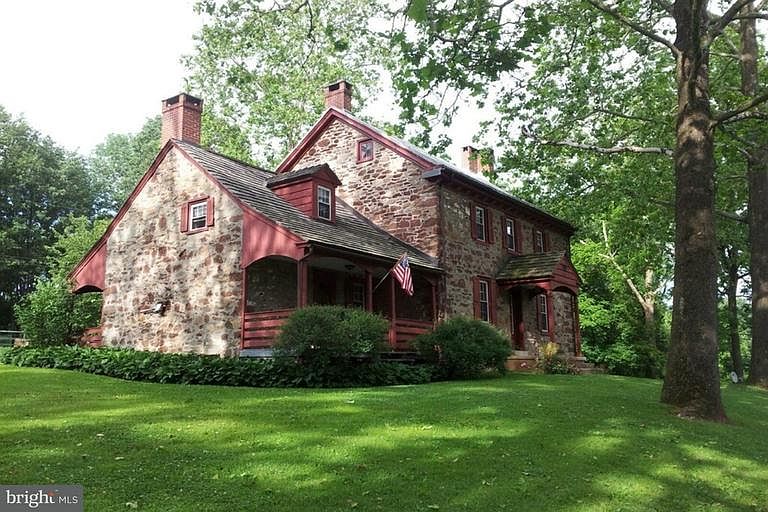 2nd image of 5501 E Lorane Rd