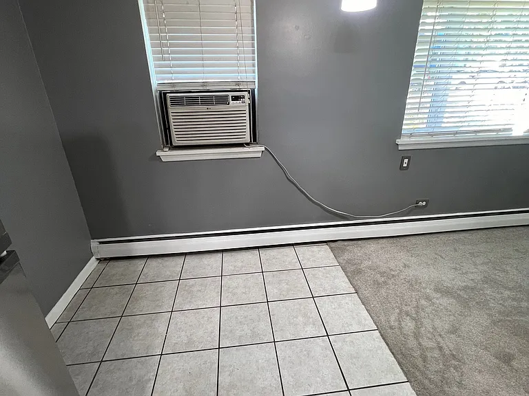 2747 Dupont Ave S #102 — Photo 7