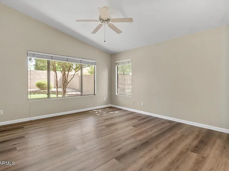 312 E Mesquite St — Photo 14