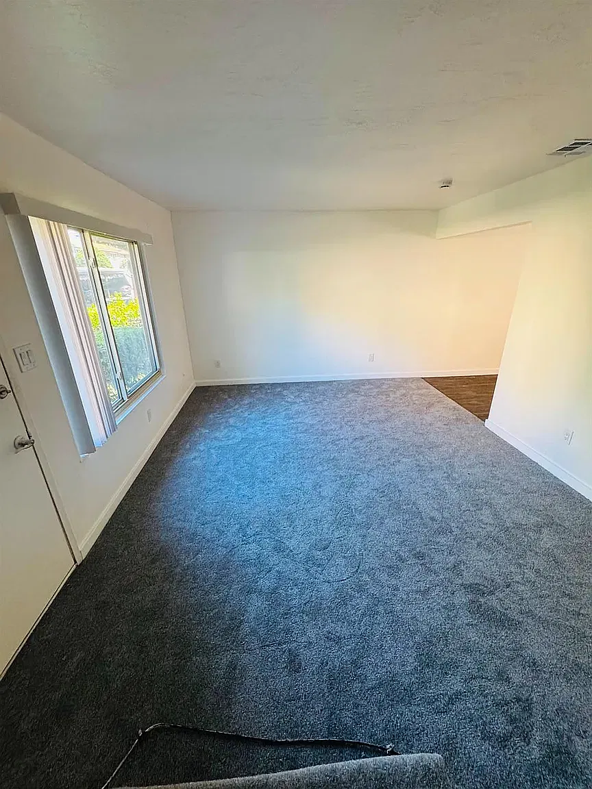 2 bed, 1.5 bath, 1014 sqft, $1,950 — Photo 3
