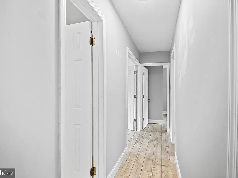 511 Avondale Dr — Photo 35