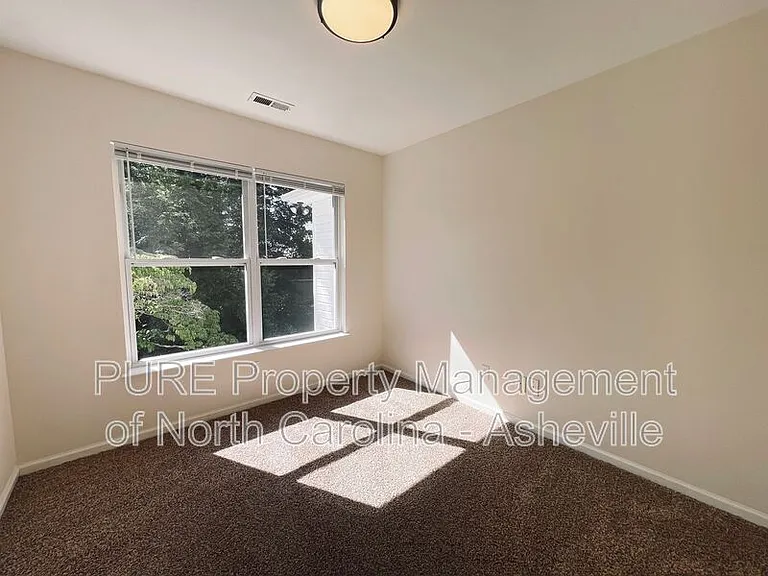 16 Evergreen Ave #A — Photo 11