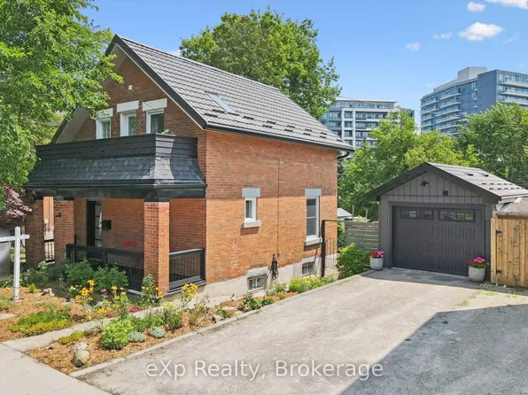 131 Surrey St E, Guelph, ON N1H 3R1