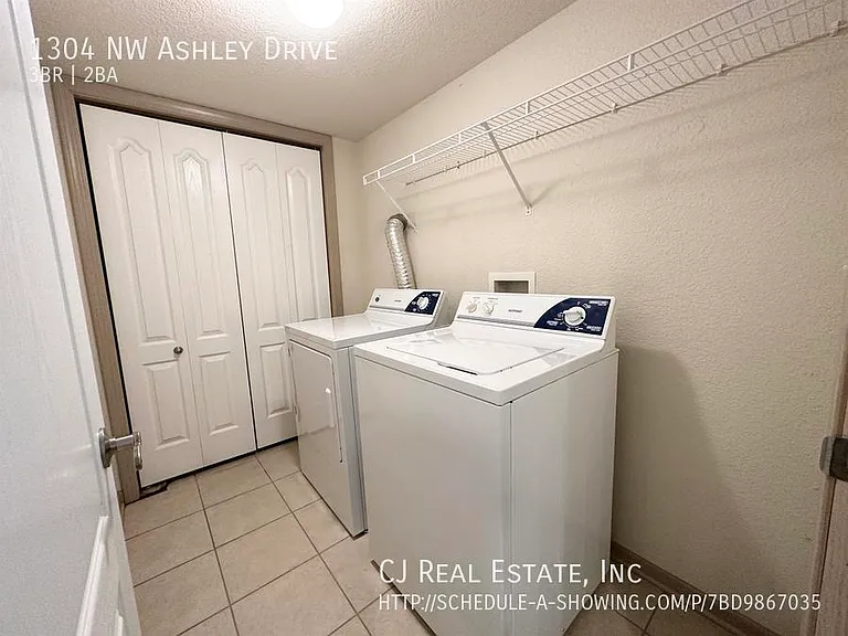 1304 NW Ashley Dr — Photo 10