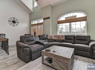 126 Carter Rd, Wanaque, NJ 07420