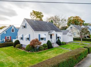 4 Windsor Rd, Hamden, CT 06517