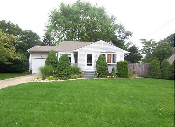 1st image of 10 Thistle Ln