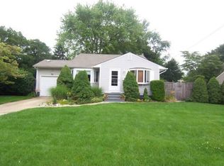 10 Thistle Ln, Kings Park, NY 11754