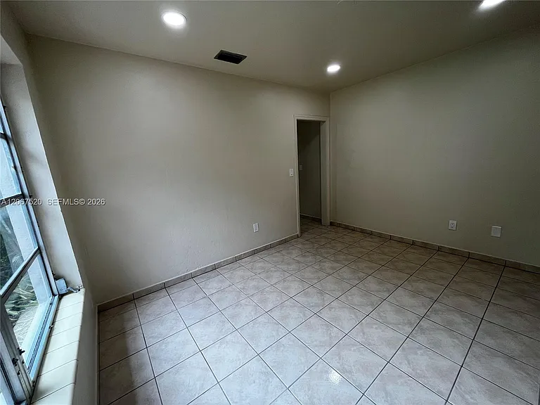 3351 SW 18th St — Photo 13