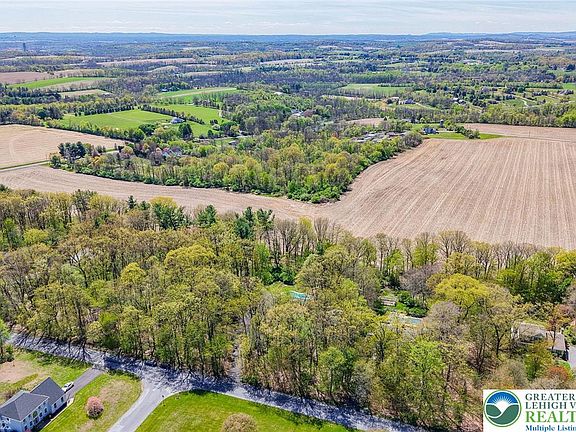 4th image of 337 Woodline Rd