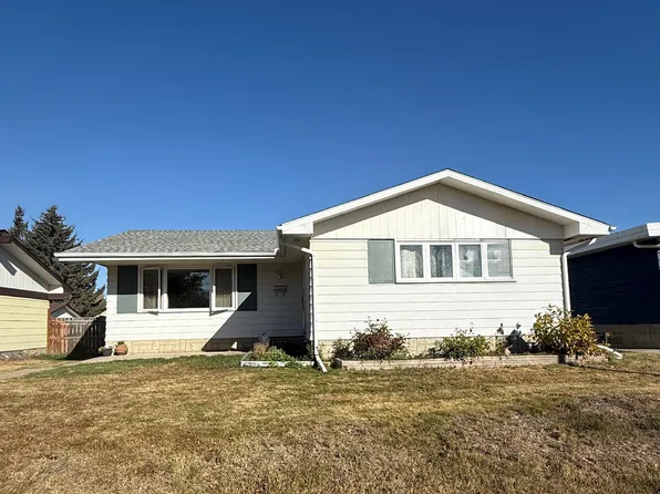 10932 40th Ave NW, Edmonton, AB T6J 0P8