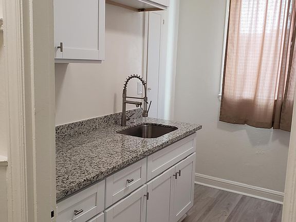 2nd image of 1116 Douglas Ave APT 3