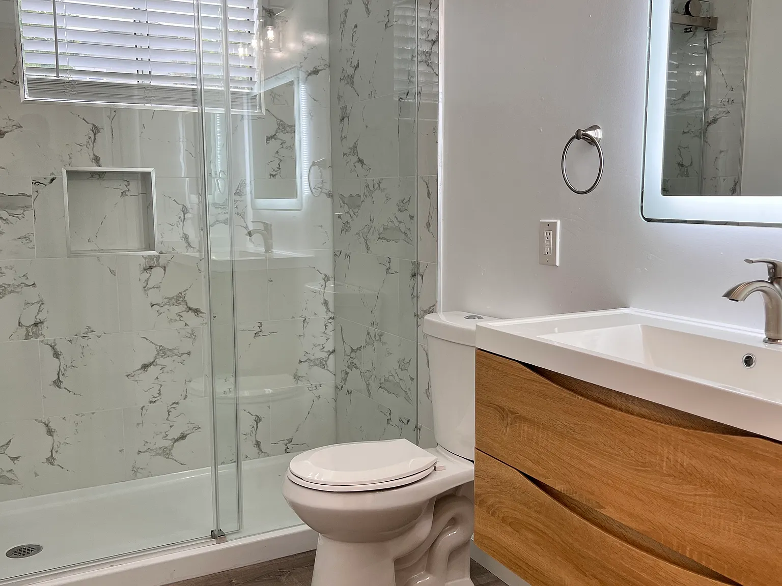 3 bed, 1056 sqft, $4,000 — Photo 3