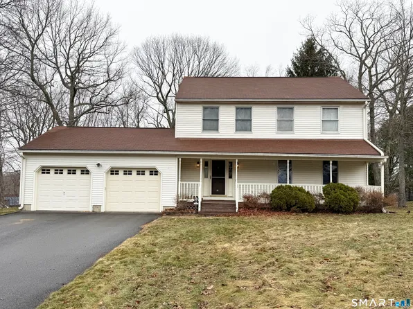 26 Geraldine Drive, Naugatuck, CT 06770
