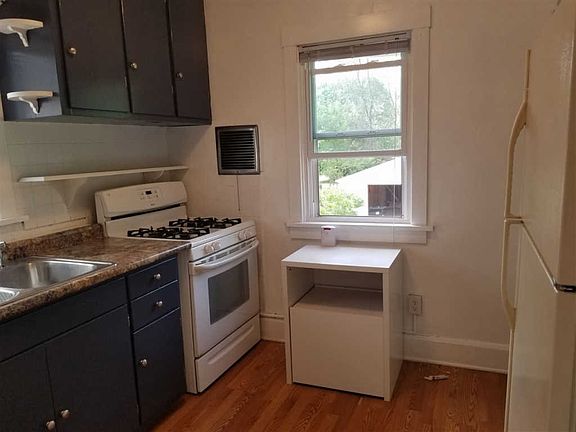 3rd image of 1734 Pershing Ave