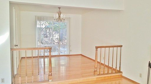3rd image of 877 Russet Dr