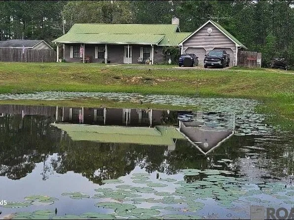 8392 Ellis Rd, Pass Christian, MS 39571