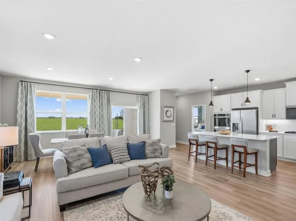 1712 Oak Creek Pass, Chaska, MN 55318